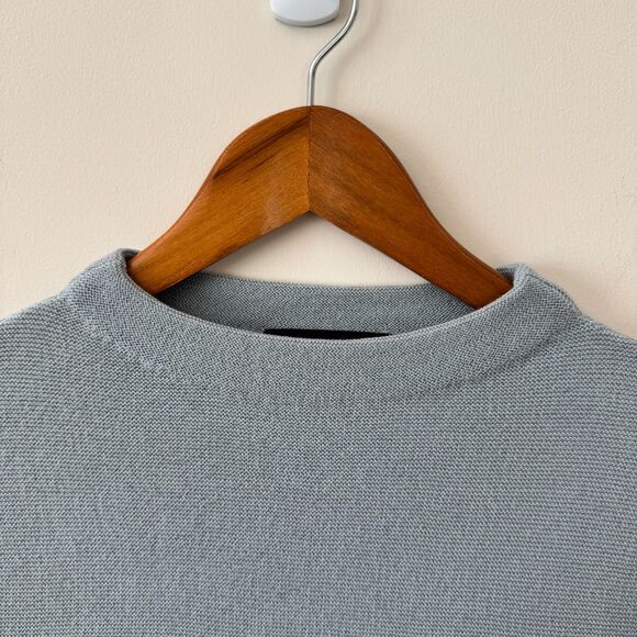 Club Monaco Women's Blue Sweater Size Medium - Picture 3 of 7